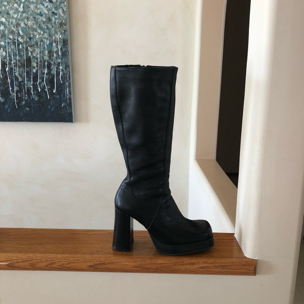 Y2K Steve Madden size 7 Leather Platform Boots